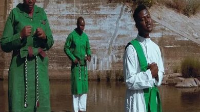 Mlindo The Vocalist Ft. Mthunzi MP4 Download Kuyeza Ukukhanya Video